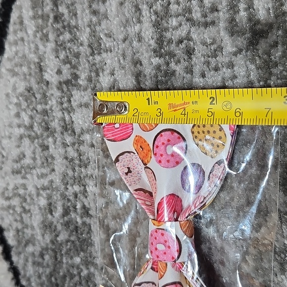 OLLY PET M/L DONUT DESIGN DOG BOW-TIE & LEASH - Picture 9 of 14